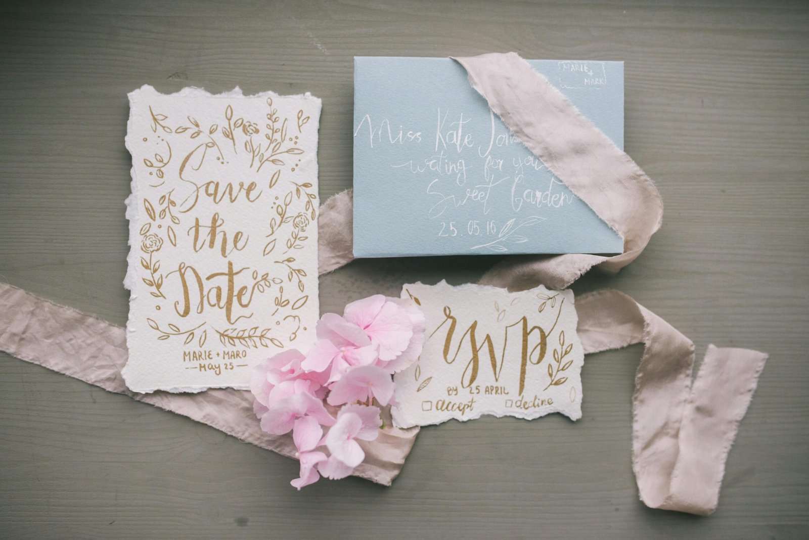 Destination Wedding Invitation Etiquette: Do’s & Don’ts for Couples